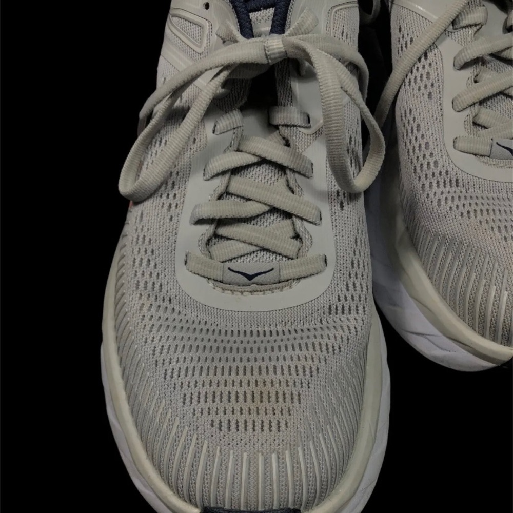 Hoka Bondi